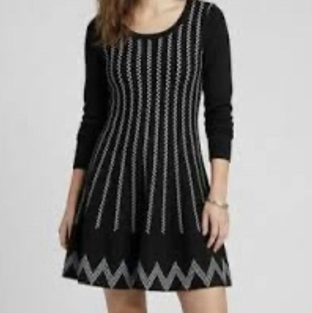 Candie's Women's Sweater Dress LG Long Sleeve Black White Fit-And-Flare Chevron
